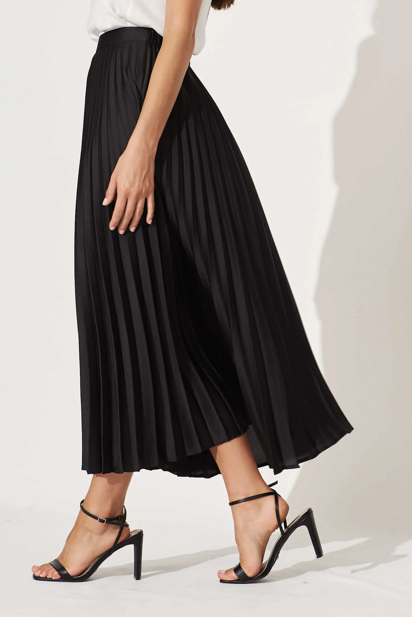Allison Midi Pleat Skirt In Black Satin