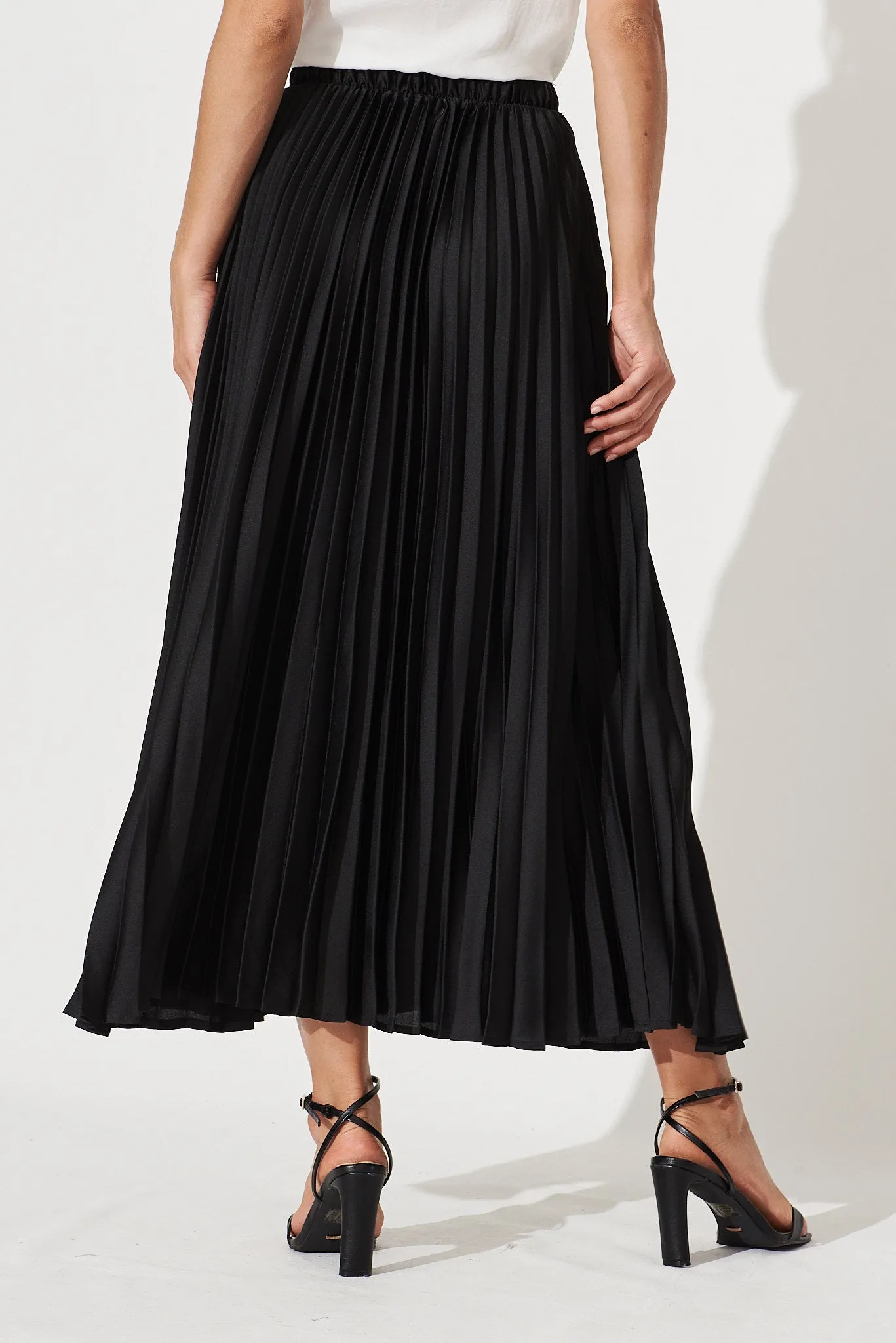 Allison Midi Pleat Skirt In Black Satin